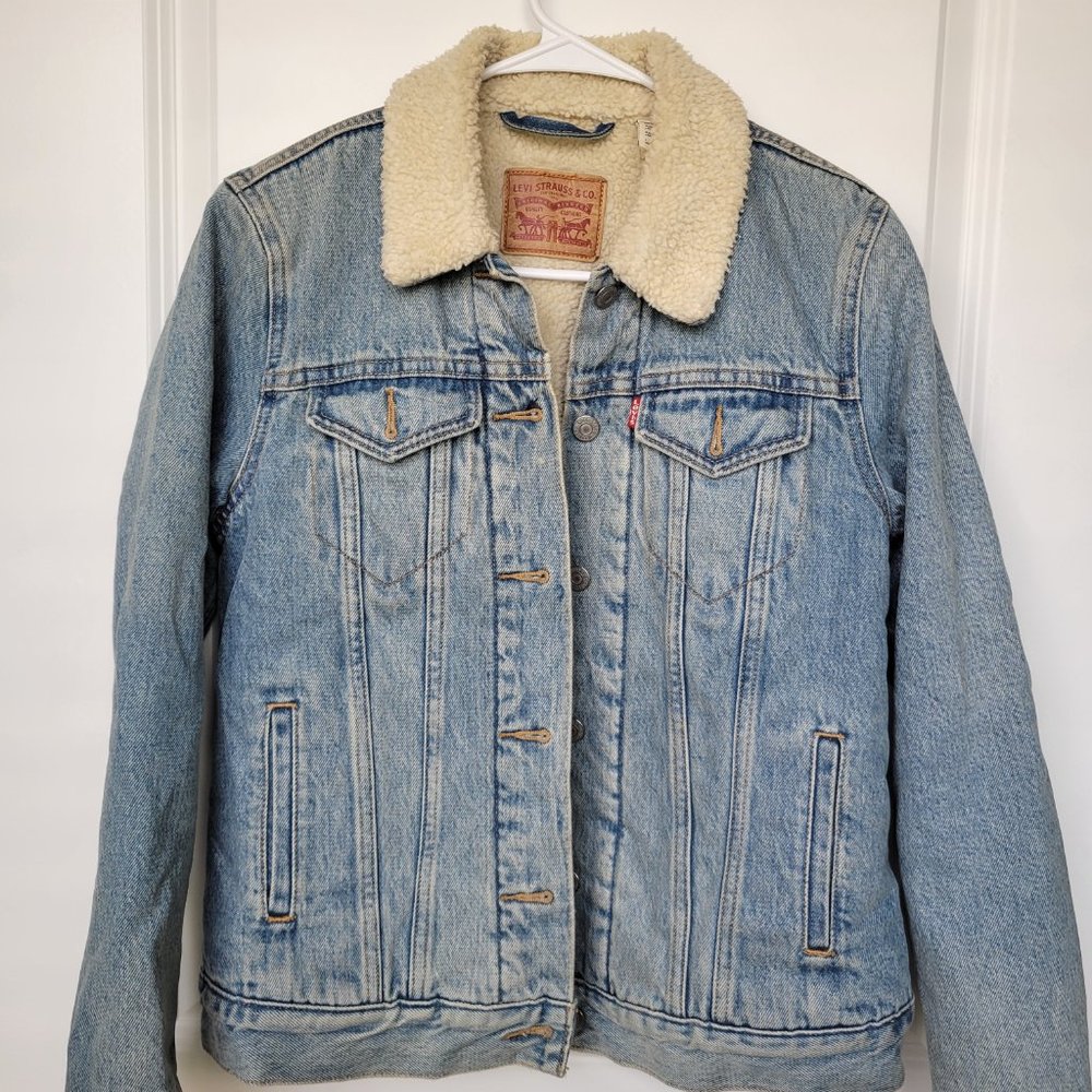 LEVIS Sherpa Trucker Light Denim Jean Jacket Size S